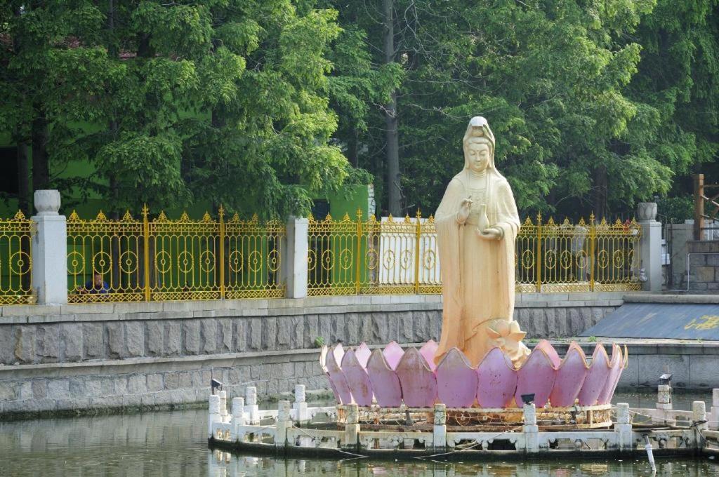 Jinjiang Inn Qingdao Wu Si Square Nanjing Road Bagian luar foto