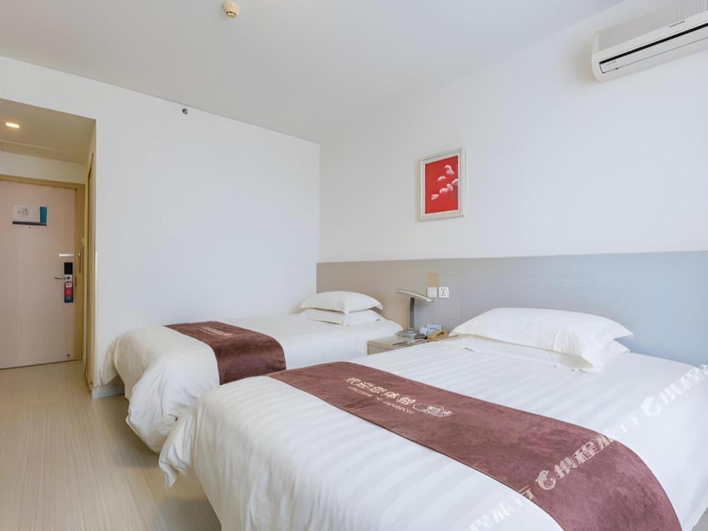 Jinjiang Inn Qingdao Wu Si Square Nanjing Road Bagian luar foto